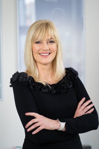 Dr. Szomolai Eszter