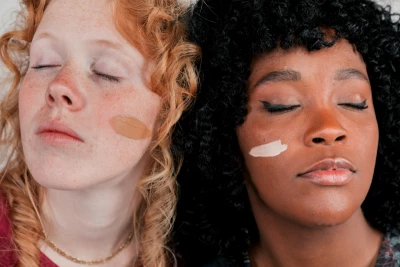 A hibátlan bőr titka egy tökéletes alapozó. De létezik egyáltalán? És hogyan tudjuk megtalálni?