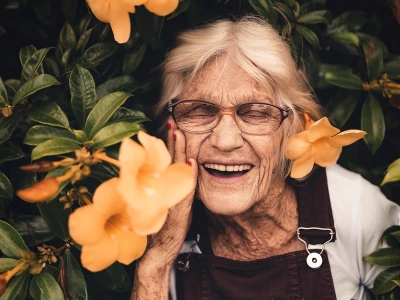 Fiatalos, nyitott tekintet, ráncok nélküli mosoly, avagy a szemhéjplasztika varázslata